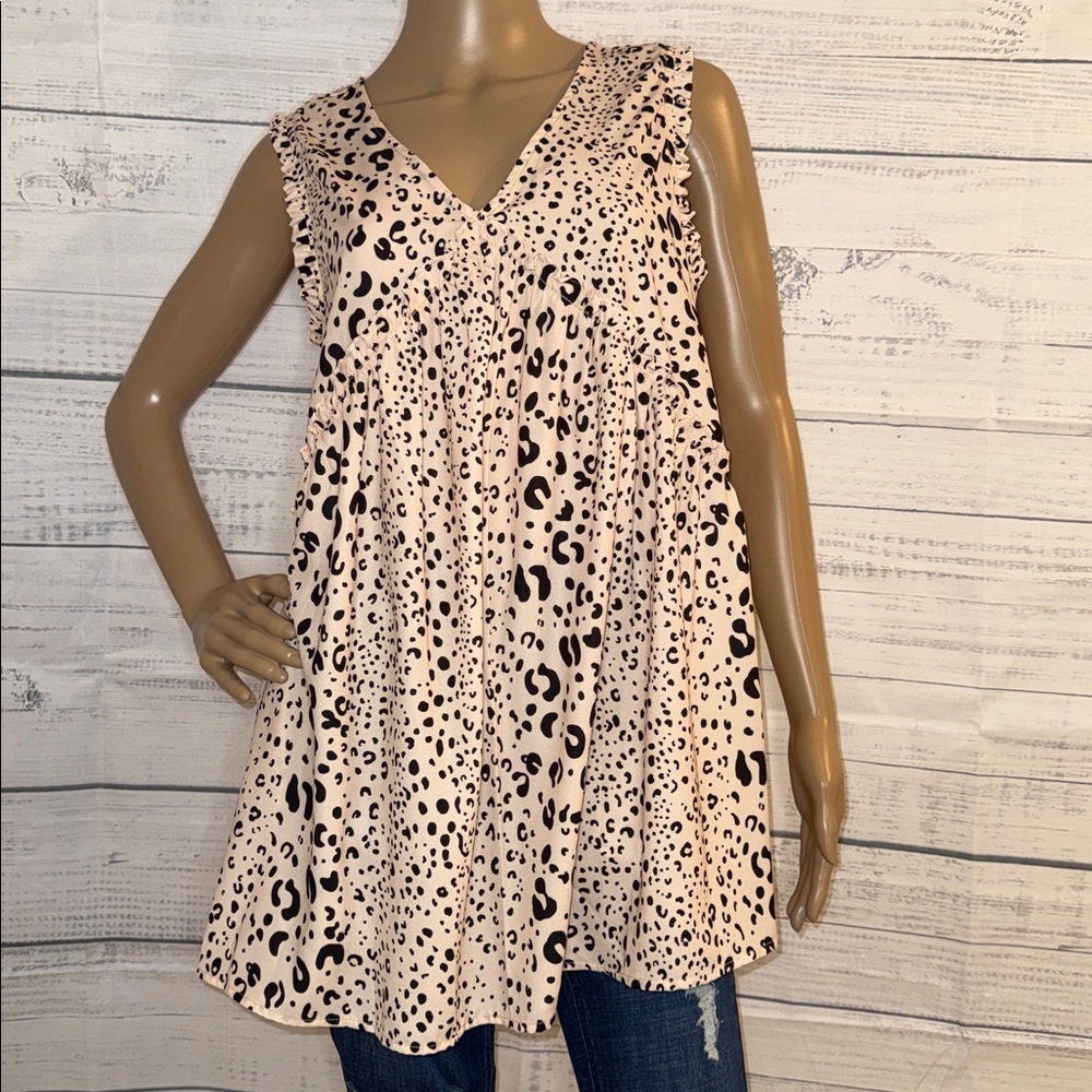 NWOT Sleeveless Beige Leopard Print V-Neck Top - Picture 6 of 8